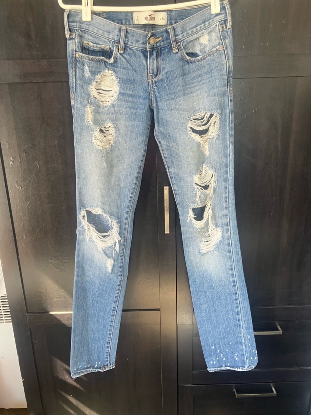 HOLLISTER | Low Rise Distressed Jeans | Size 0